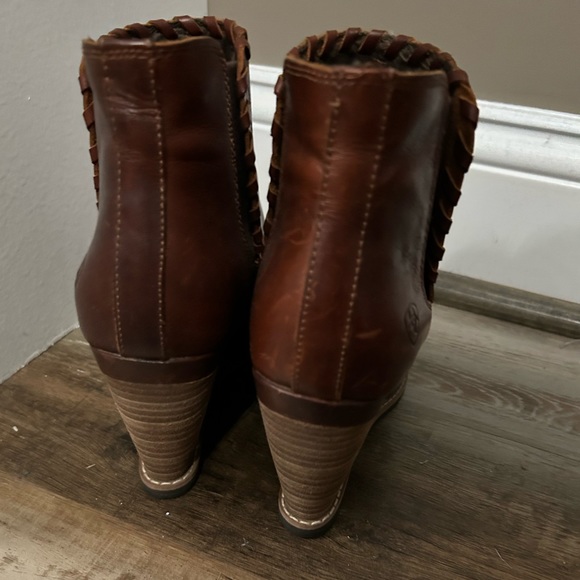 Women’s Ariat wedge ankle boots size 8B - Picture 5 of 7